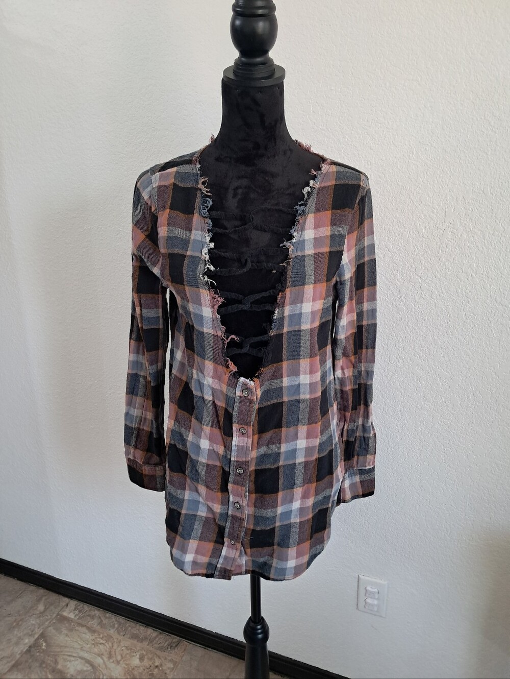 Gilded Intent Flannel Plaid Top Sz Md Button Lace Up Front Long Sleeve Western